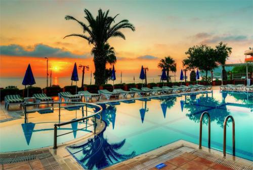 7 фото отеля Valeri Beach Hotel 4* 