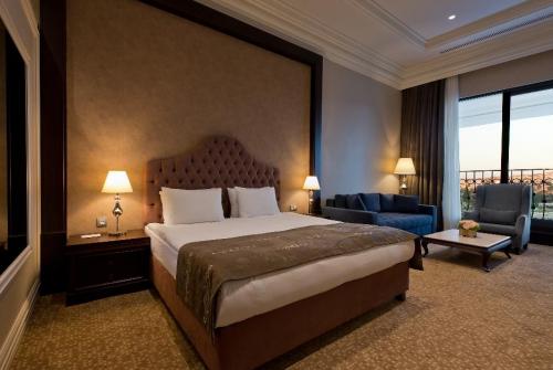 4 фото отеля Vialand Palace Amussement Park Hotel 4* 