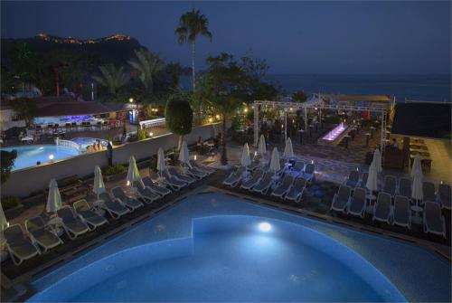 10 фото отеля Xperia Saray Beach 4* 