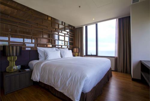 16 фото отеля Alana Nha Trang Beach Hotel 4* 