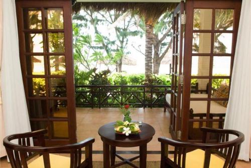 11 фото отеля Cham Villas Resort 4* 