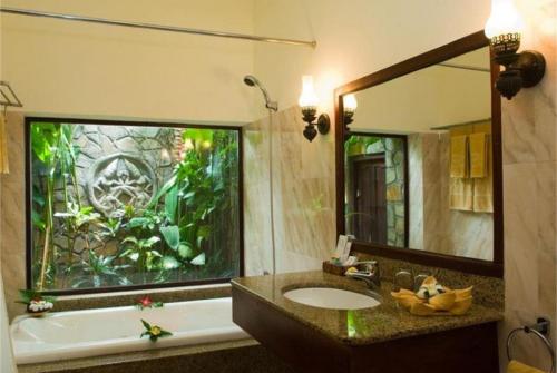 8 фото отеля Cham Villas Resort 4* 