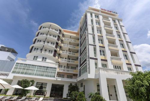 1 фото отеля Chau Loan Hotel 3* 