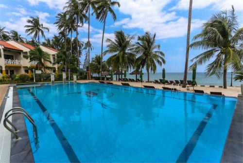 4 фото отеля Dynasty Beach Resort 3* 