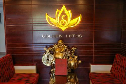 3 фото отеля Golden Lotus Hotel 2* 