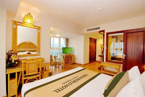 4 фото отеля Green World Hotel Nha Trang 4* 