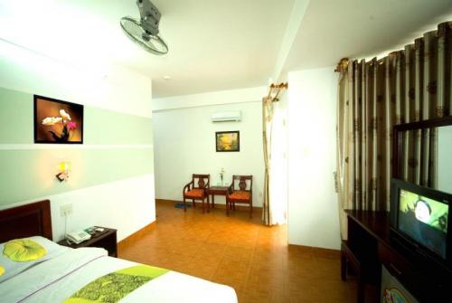 3 фото отеля Ken Hotel Nha Trang 2* 