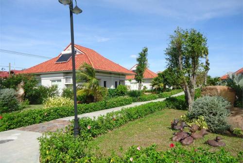 2 фото отеля Mercure Phu Quoc Resort & Villas 4* 