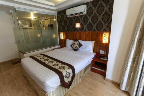 4 фото отеля Minh Nhat Hotel 3* 