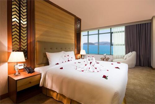 19 фото отеля Muong Thanh Nha Trang Centre 5* 