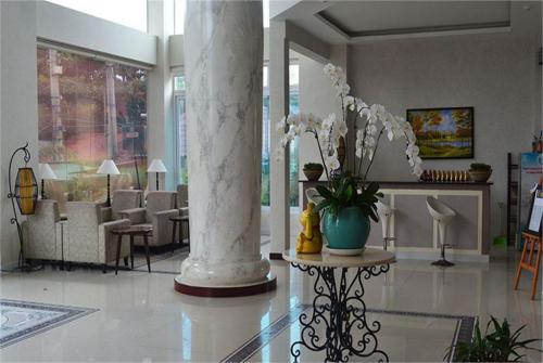 9 фото отеля Nam Hai Hotel 3* 