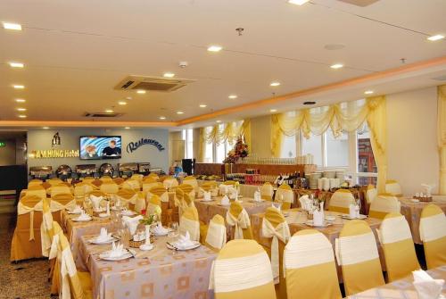 7 фото отеля Nam Hung Hotel 3* 
