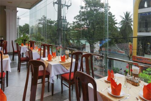 10 фото отеля Nha Trang Beach Hotel 3* 
