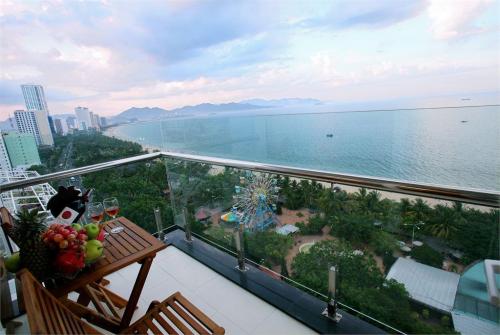2 фото отеля Nha Trang Star Hotel 3* 
