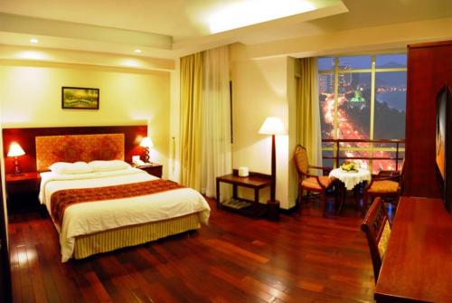 7 фото отеля Phu Quy 2 Hotel 3* 