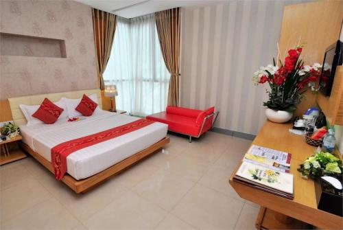 14 фото отеля Queen Ann Hotel 3* 