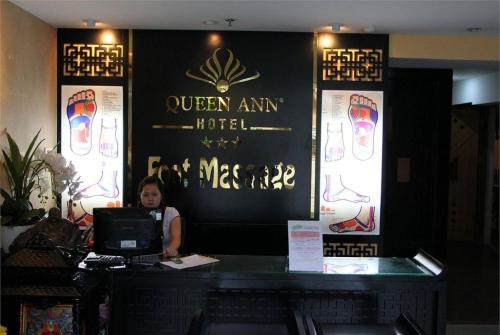 24 фото отеля Queen Ann Hotel 3* 