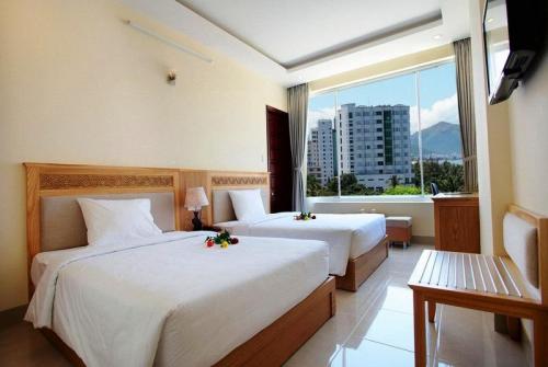 2 фото отеля Sapphire Hotel Nha Trang 2* 