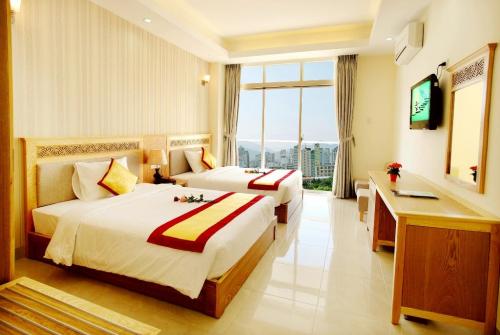 4 фото отеля Sapphire Hotel Nha Trang 2* 