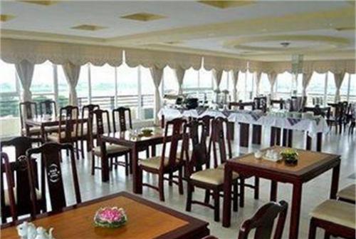 12 фото отеля Sunny Hotel Nha Trang 3* 