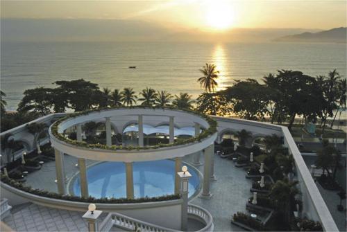 16 фото отеля Sunrise Nha Trang 5* 