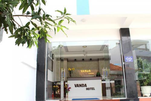 2 фото отеля Vanda Hotel 2* 