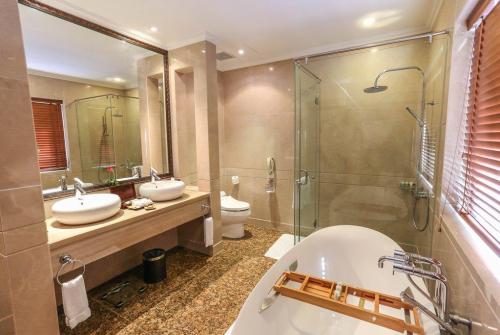 10 фото отеля Vinpearl Luxury Nha Trang 5* 