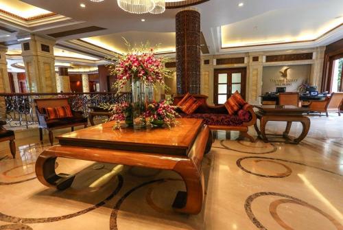 2 фото отеля Vinpearl Luxury Nha Trang 5* 