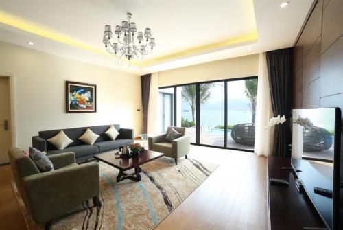 8 фото отеля Vinpearl Nha Trang Bay Resort & Villas 5* 